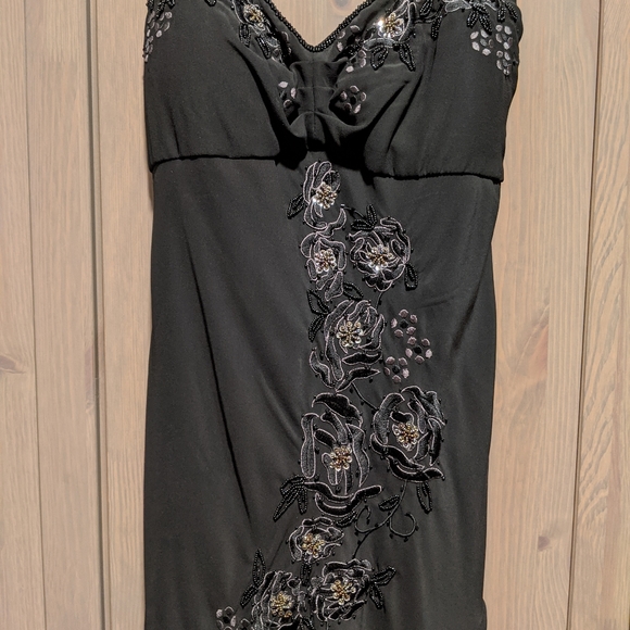Black Sequined and Beaded Dress size 8 - Picture 2 of 15